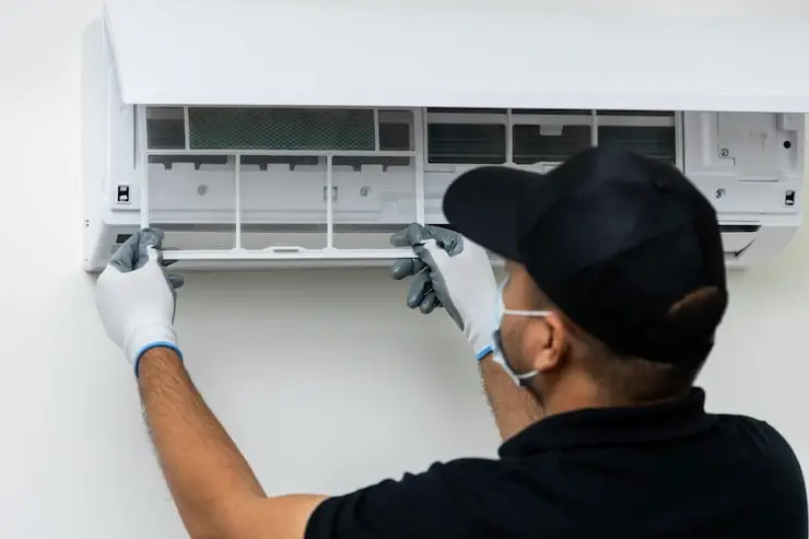 Conserto e manutenção de ar condicionado